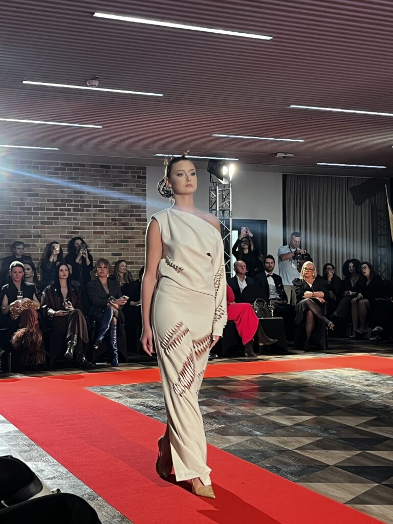 moda z przesłaniem